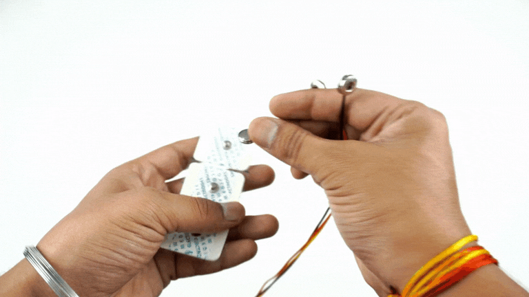 ../../../_images/gel-electrodes-connection.gif
